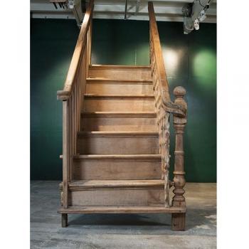 階段 アンティーク調 ゴージャス 木製 ディスプレイ おしゃれ 重厚感のある 高さ290