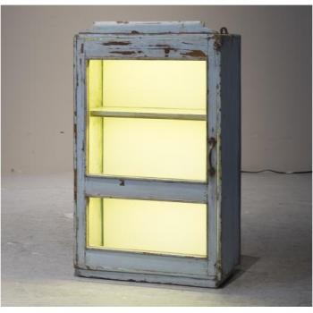 キャビネット アンティーク家具 棚 ガラス 木製 3段 本棚 シック チーク LED 高さ71
