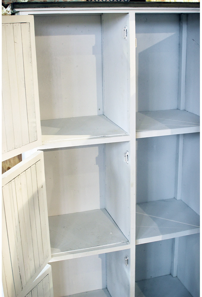 開けるとこんな感じです。