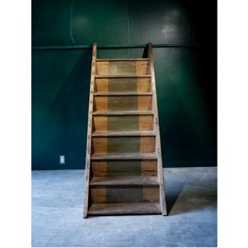 階段 アンティーク調 ゴージャス 木製 ディスプレイ おしゃれ 重厚感のある 高さ250