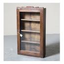 ミニキャビネット アンティーク家具 おしゃれ 木製 壁掛け 飾り彫り ガラス ラック カントリー調