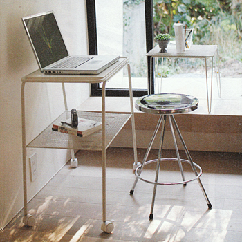 シンプルキャスターサイドテーブル