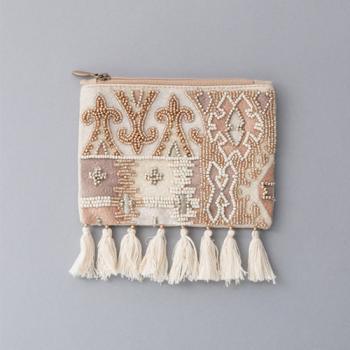 フリンジ付きビーズ×刺繍ポーチ ホワイト 雑貨 小物 コスメ 幅15 通販