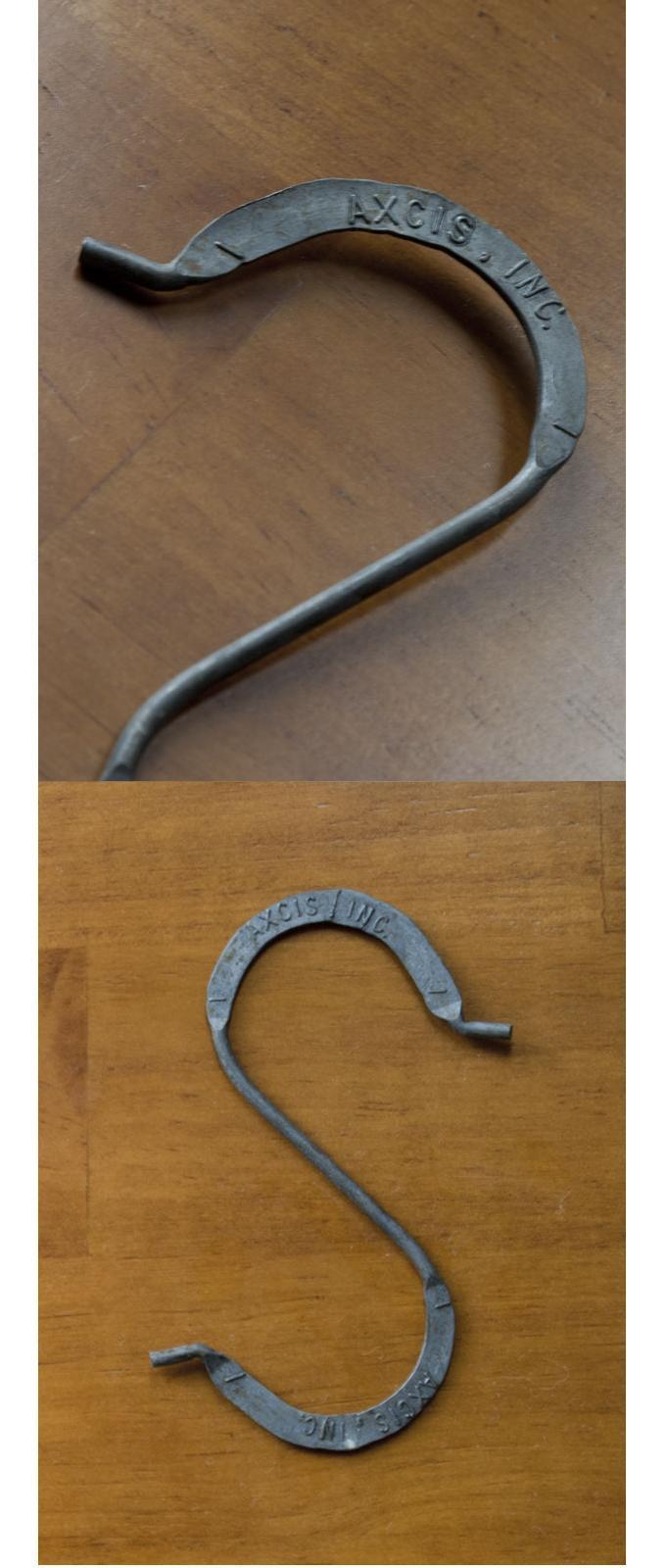 “エンボスフック