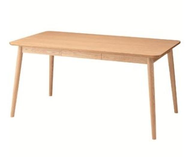 木製ダイニングテーブル
