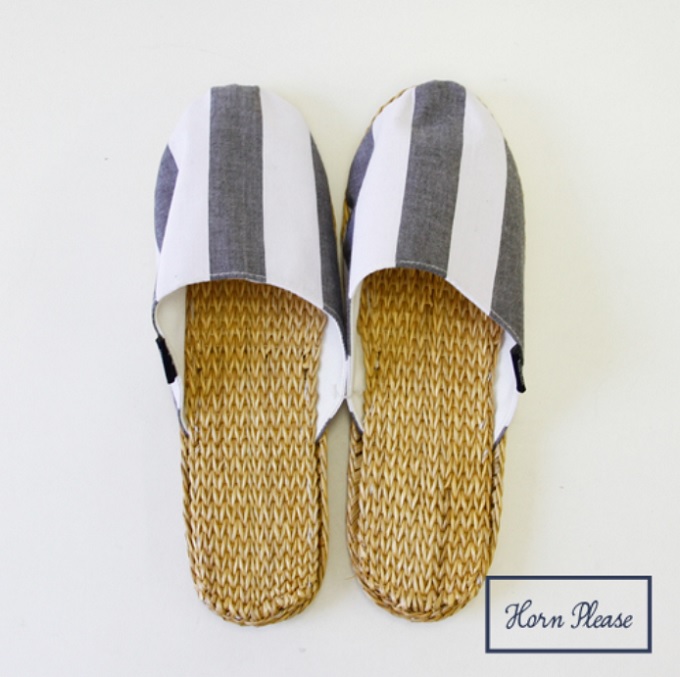 “ムギワラスリッパ