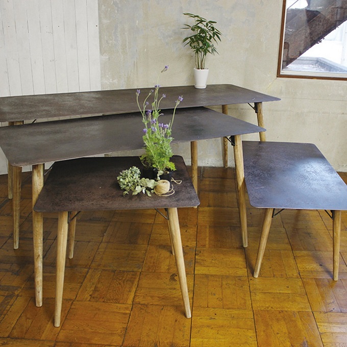 WOODEN&IRON SQUARE TABLE
