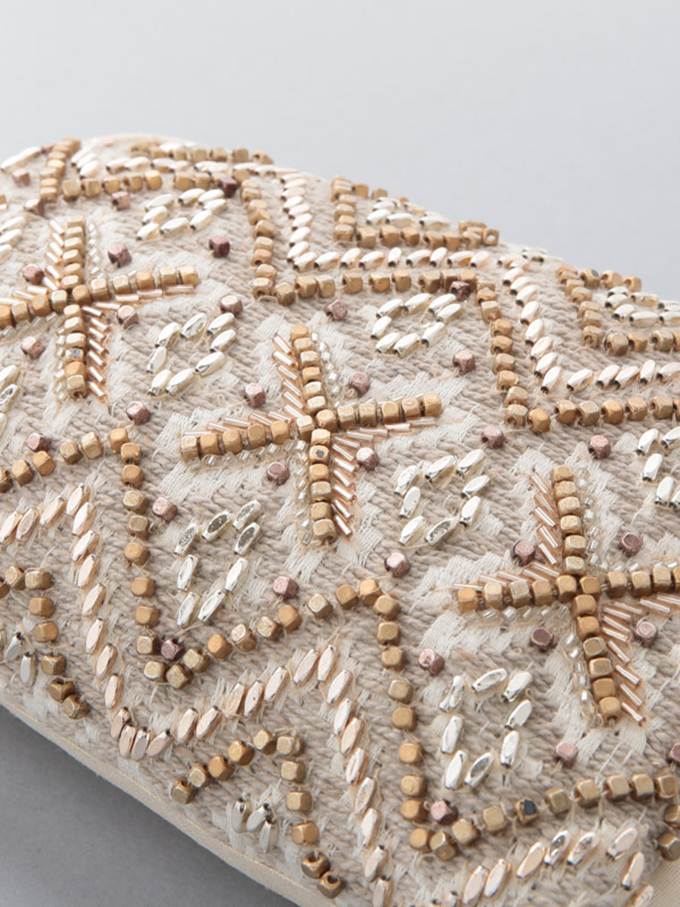 “刺繍ビーズポーチ”