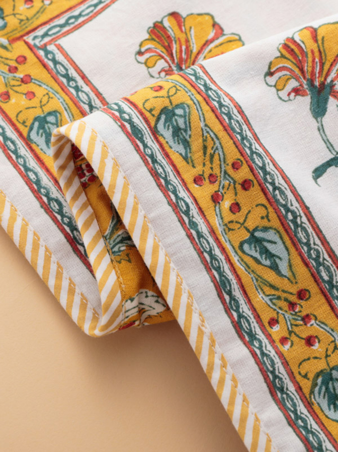 “フラワープリントクッションカバー”