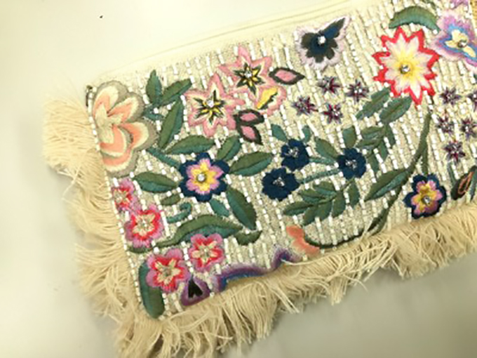 “刺繍フラットポーチ”