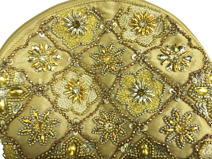 “刺繍ビーズ半円ポーチ”