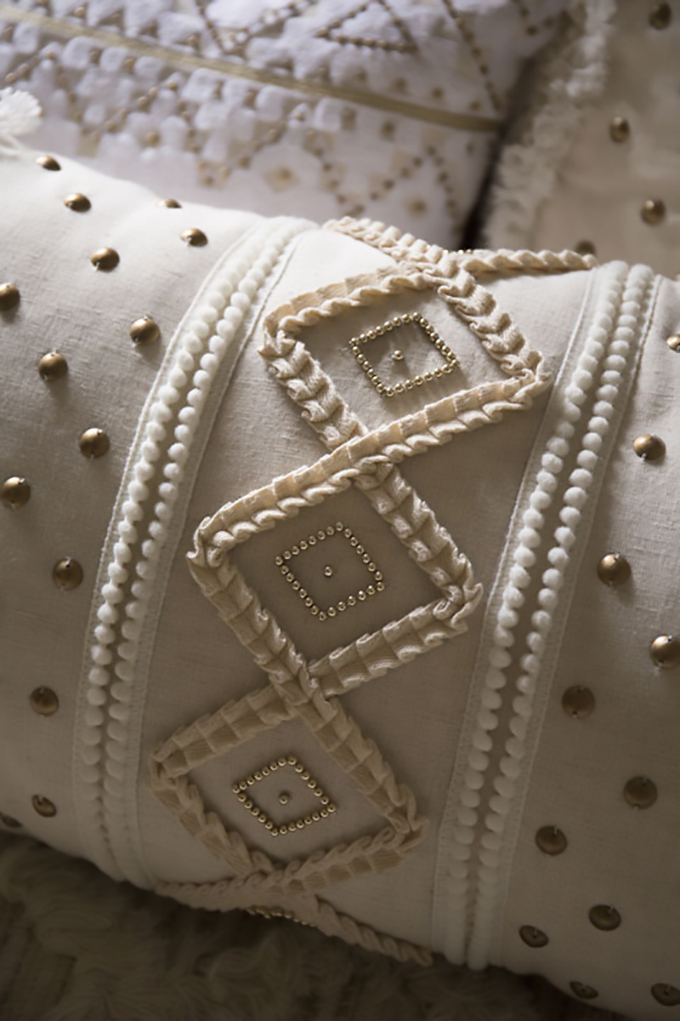 “刺繍×ビーズクッションカバー”