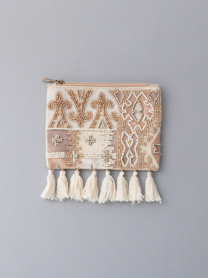 “フリンジ付きビーズ×刺繍ポーチ”