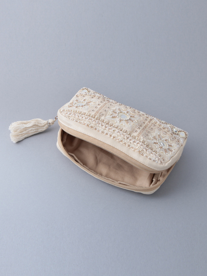 “刺繍ビーズポーチ”