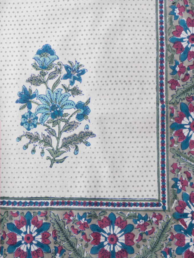 “フラワープリントクッションカバー”