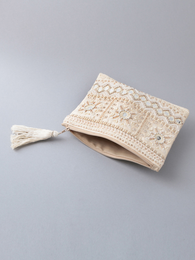 “刺繍ビーズポーチ”