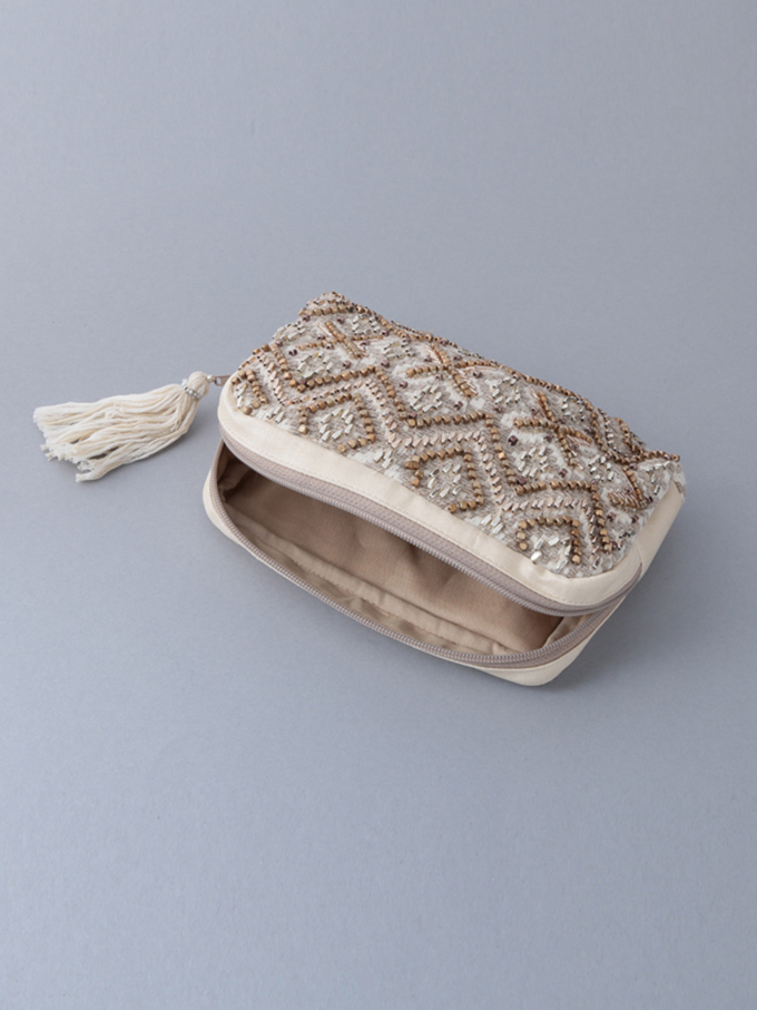 “刺繍ビーズポーチ”